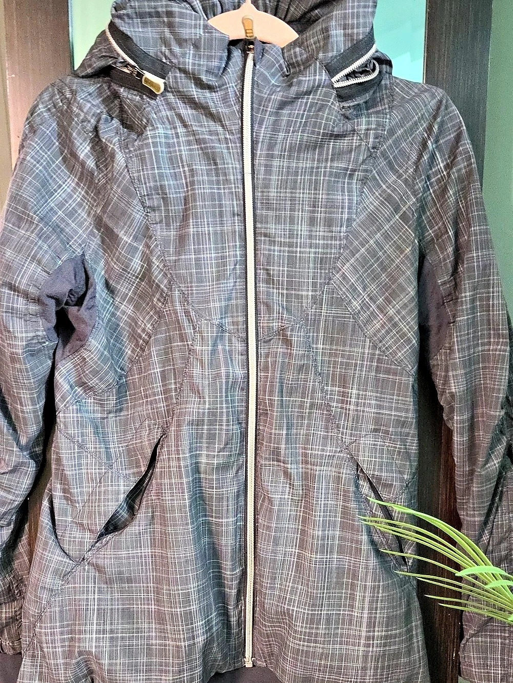 lululemon Ahead of the Curve Jacket Plaid Hooded Jacket in Gray & Blue